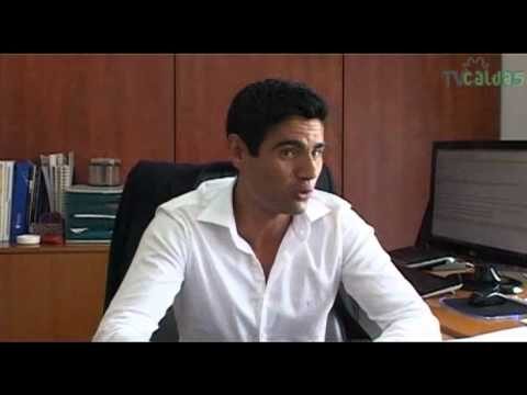 Auto J&uacute;lio Caldas: Excel&ecirc;ncia em Ve&iacute;culos e Atendimento
