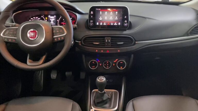 Stand Tinocar: Excelência em Comércio de Automóveis